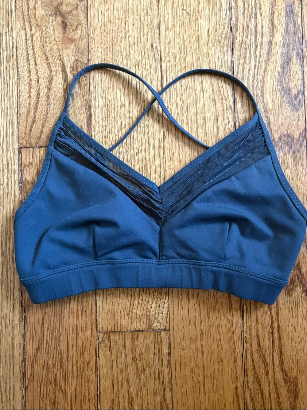 ALO Yoga Ultimate V-Neck Mesh Insert Sports Bra Size S